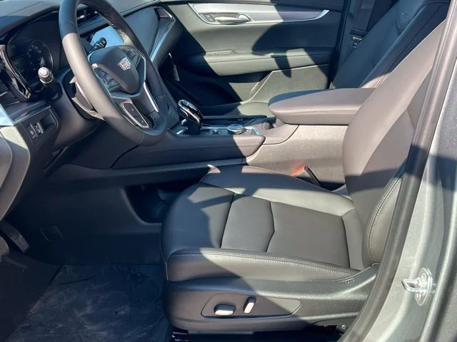 2025 Cadillac XT5 Luxury - Photo 12