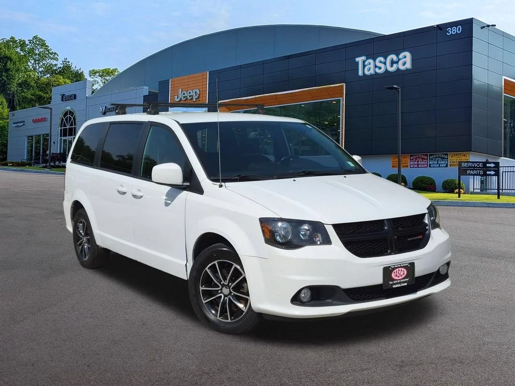 Used 2018 White Dodge SE Plus image 1