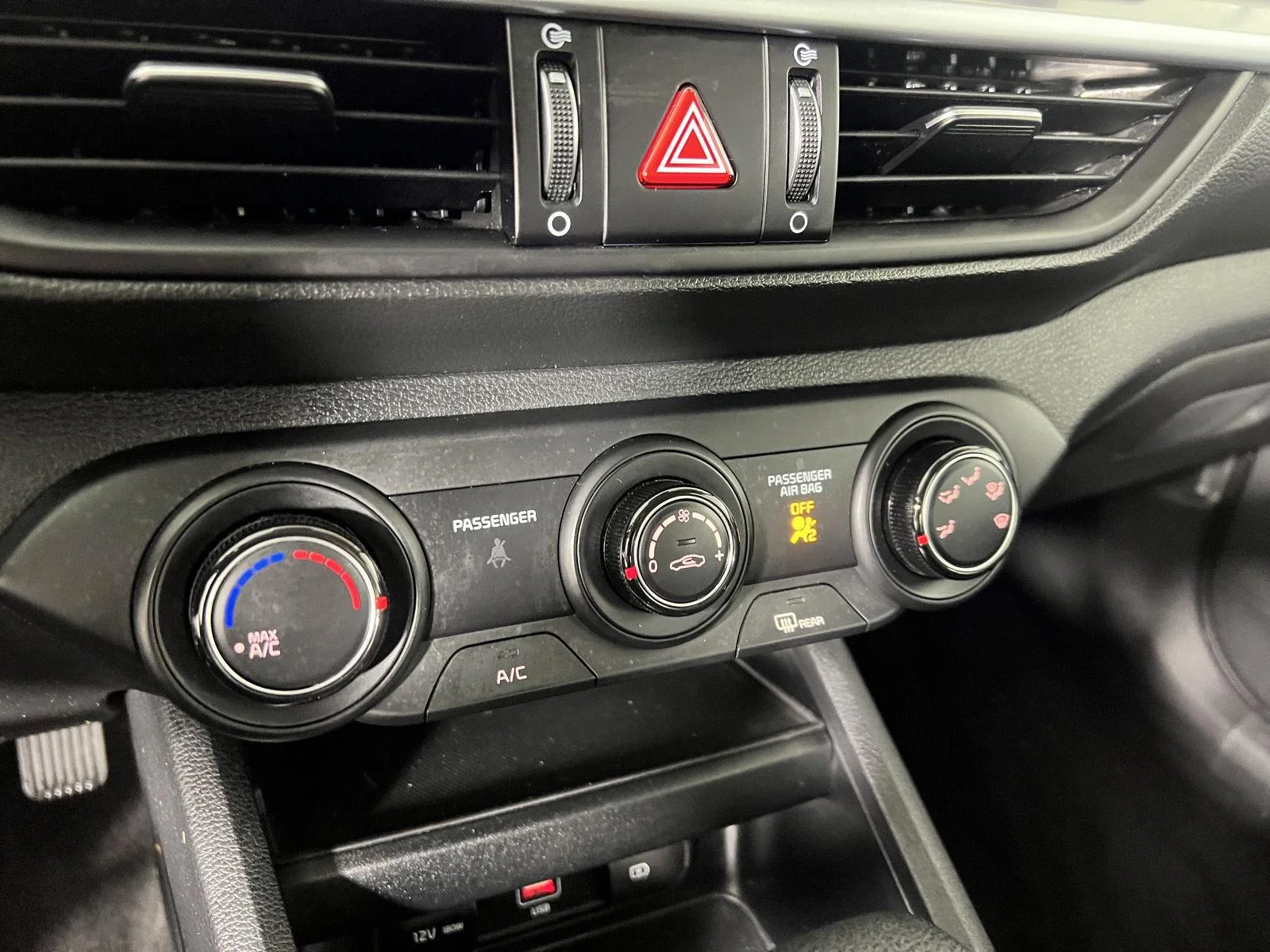Used 2024 Gy Kia LXS image 23