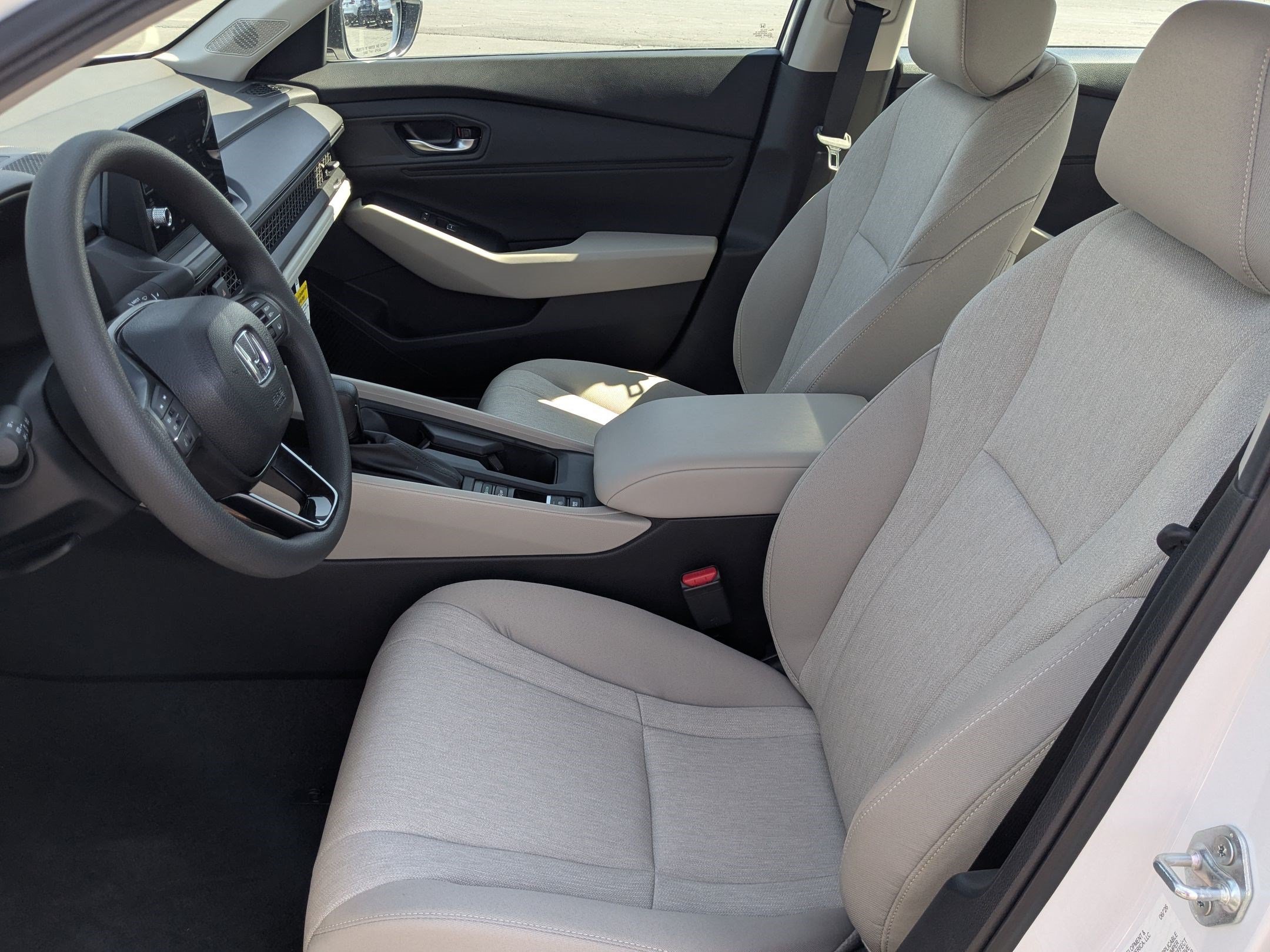 New 2026 Platinum White Pearl Honda SE image 22