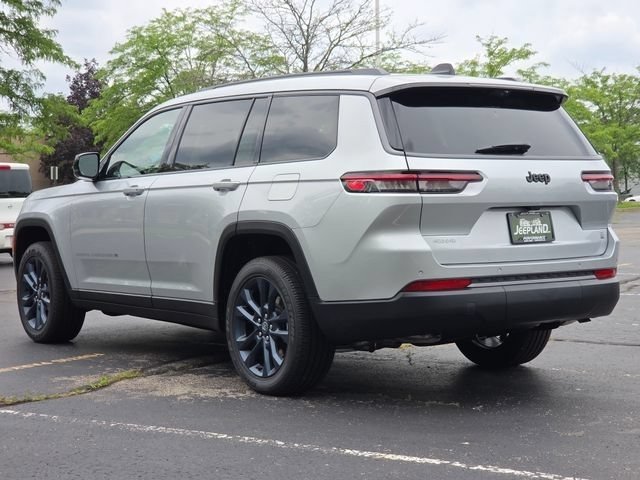 New 2026 Silver Zynith Exterior Paint Jeep 85th Anniversary Edition image 24