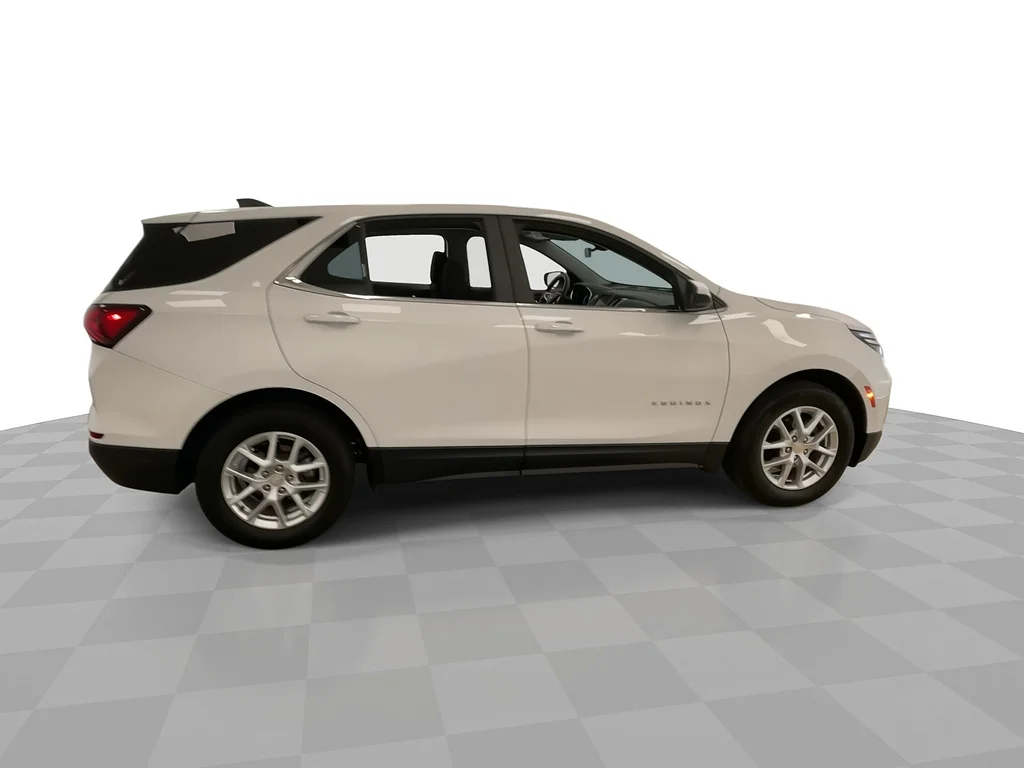Used 2024 Summit White Chevrolet LT image 2