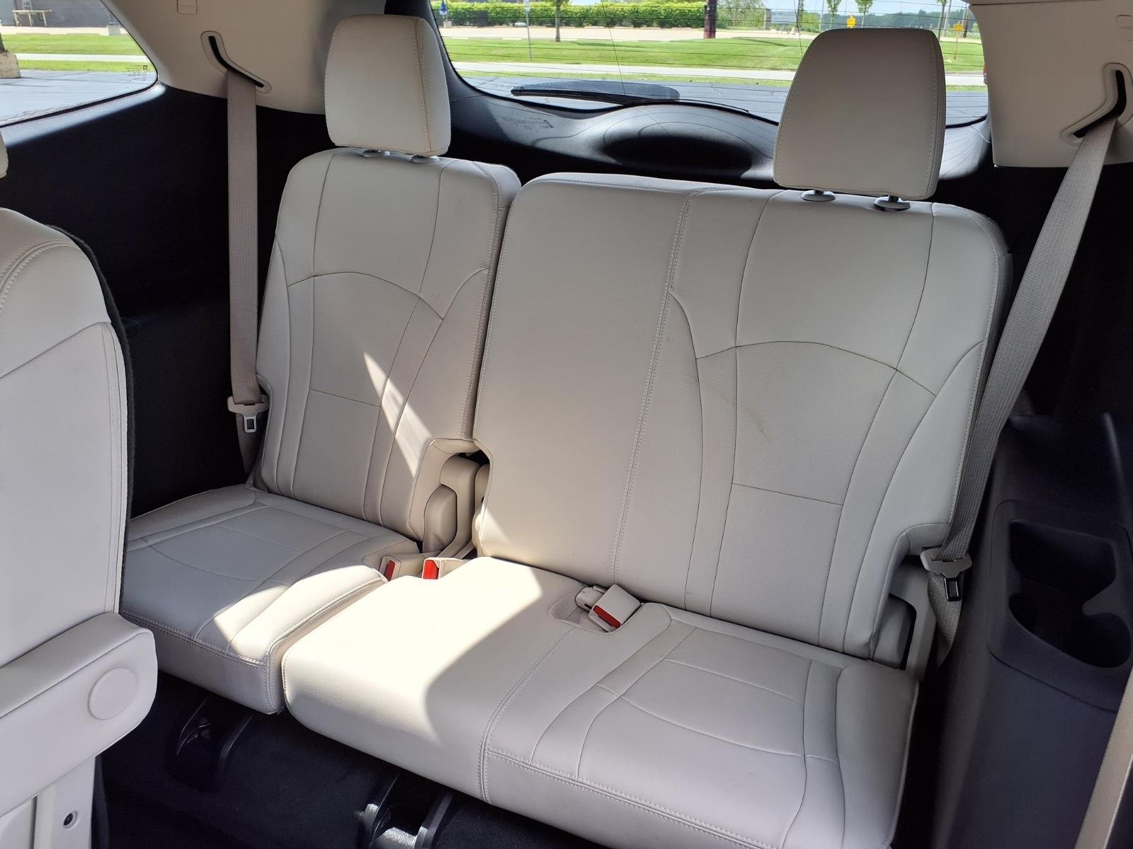 Used 2023 White Buick Essence image 20