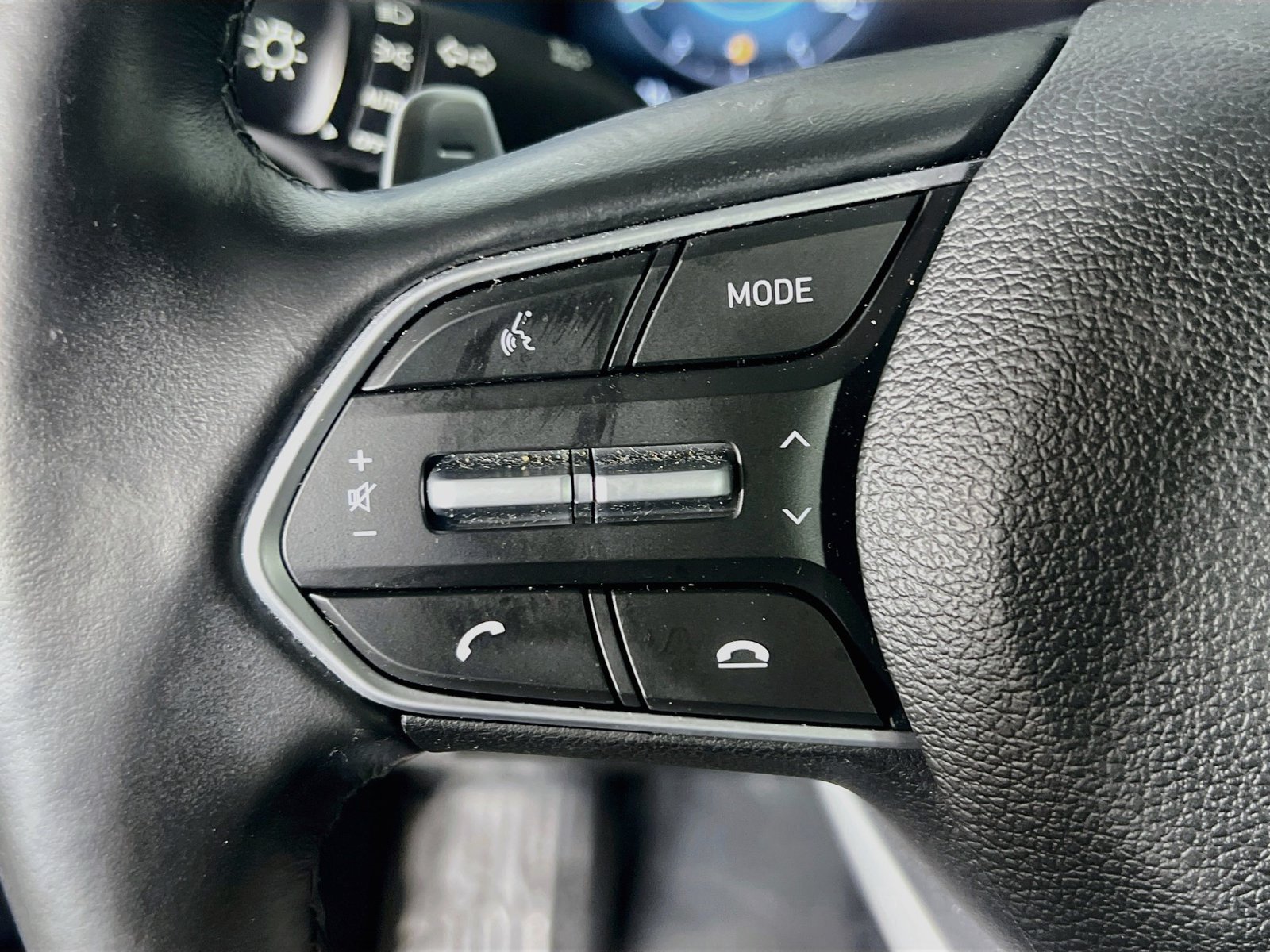 Used 2022 Black Hyundai Limited image 17