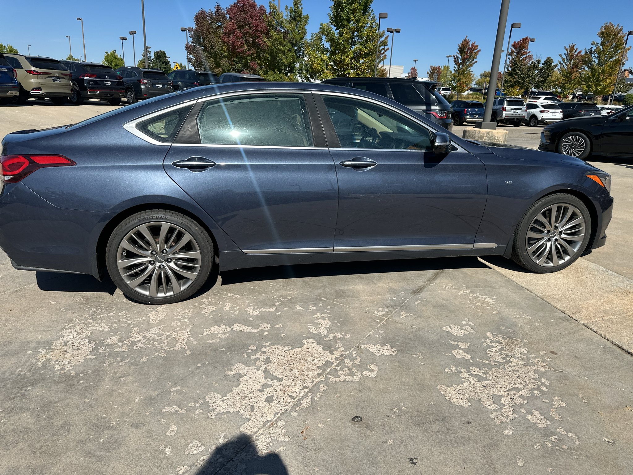 Used 2015 Blue Hyundai Base image 8