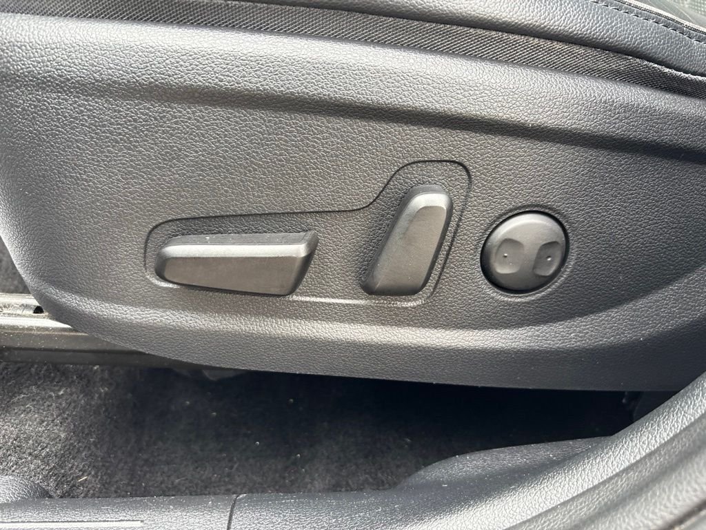 Used 2021 Silver Hyundai SEL image 13