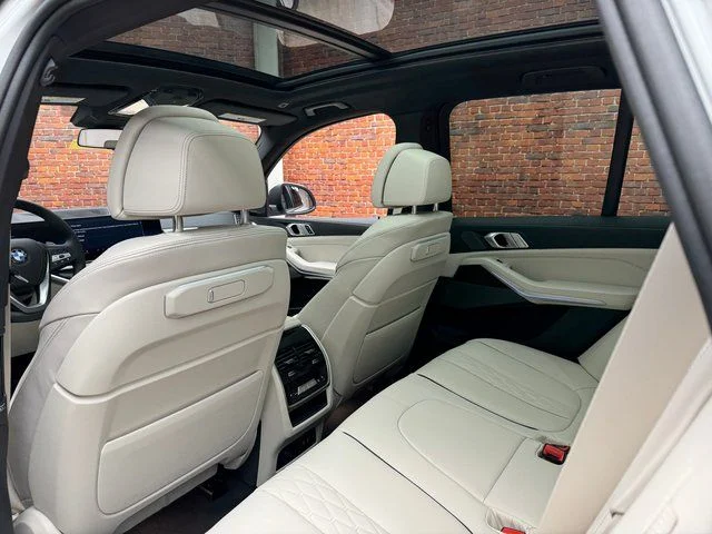 Used 2026 White BMW xDrive40i image 24