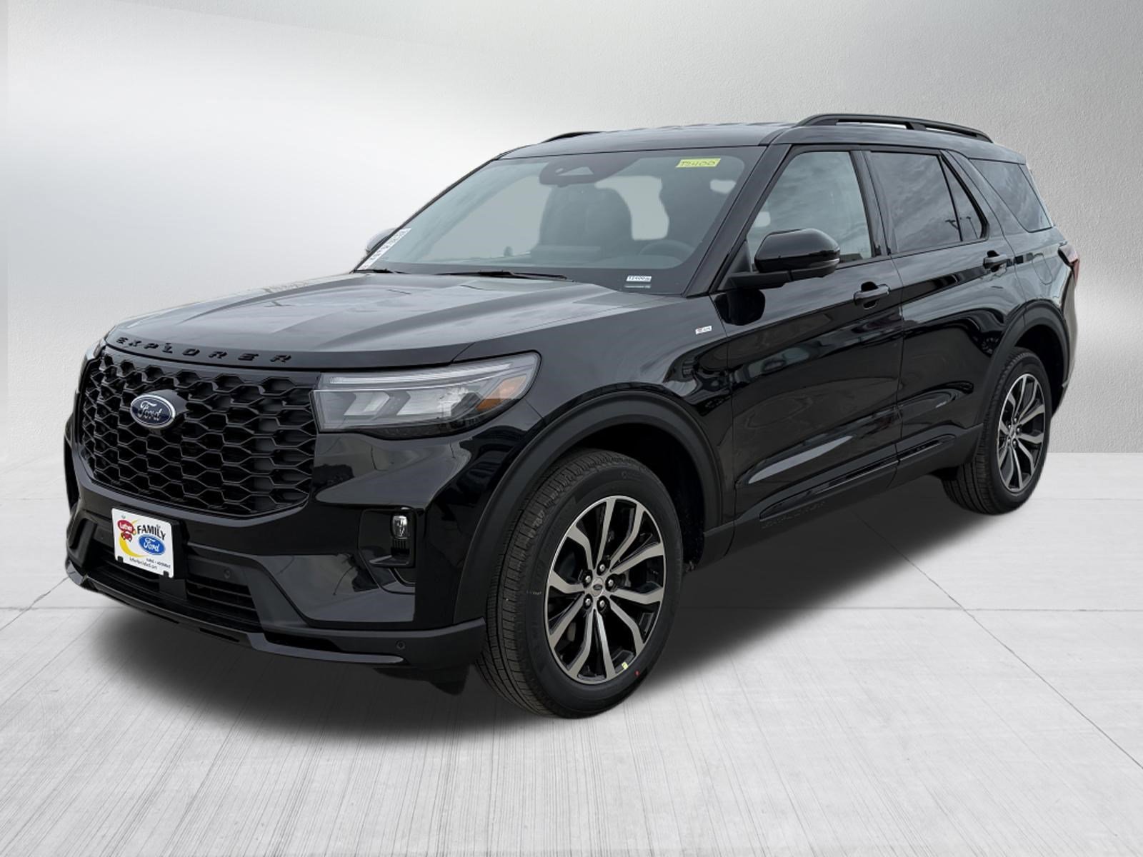New 2026 Agate Black Metallic Ford ST-Line image 2