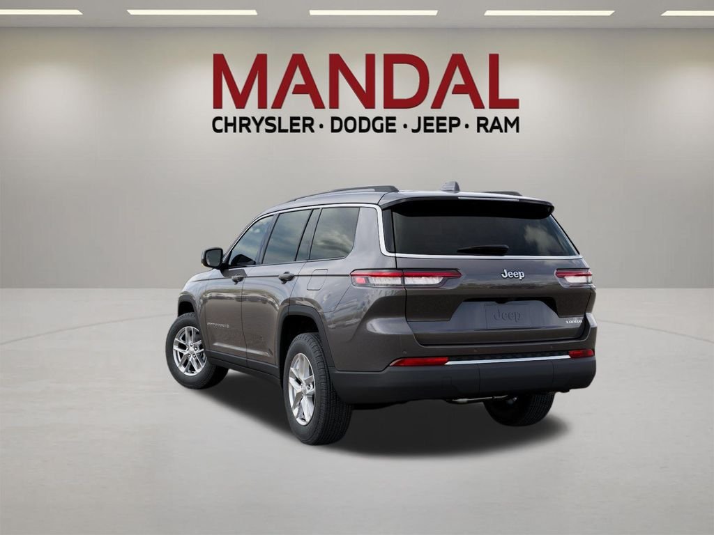 New 2026 Baltic Gray Metallic Clear-Coat Exterior Paint Jeep Laredo X image 3
