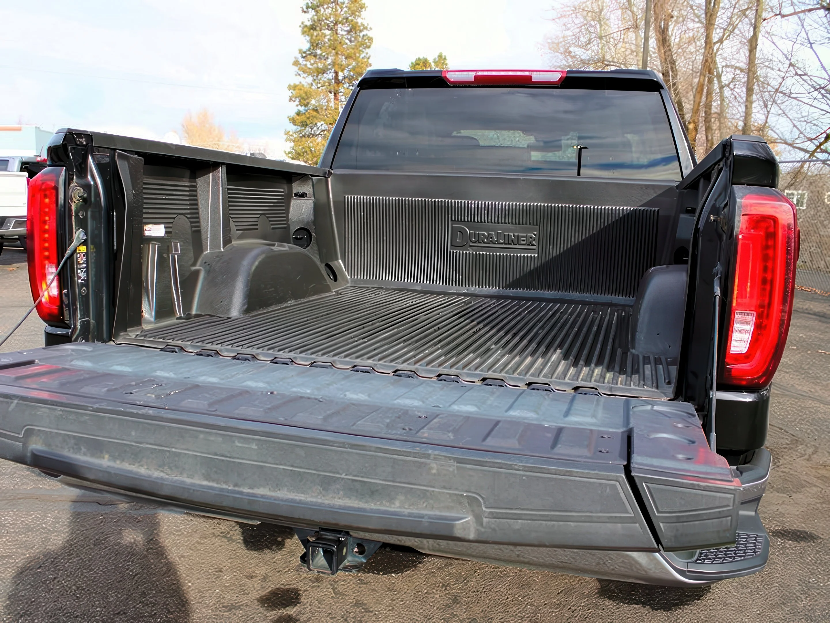2024 GMC Sierra 1500 SLT - Photo 9