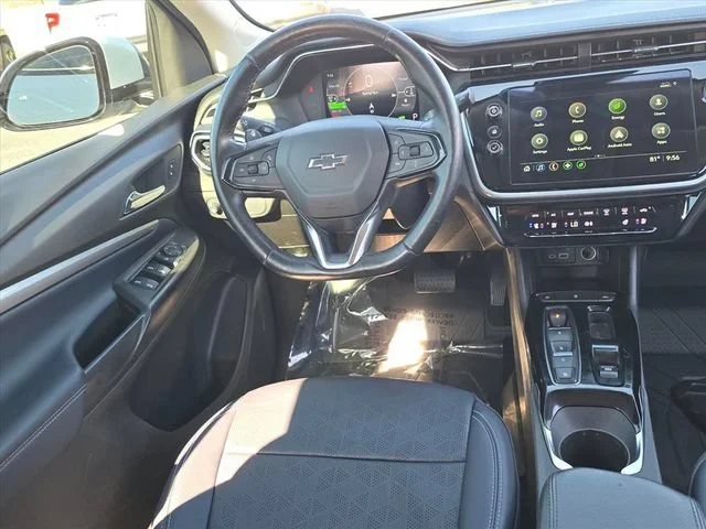 Used 2023 SILVER FLARE METALLIC Chevrolet Premier image 21