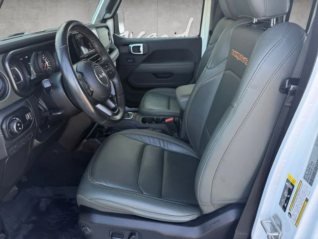 Used 2024 White Jeep Mojave image 19