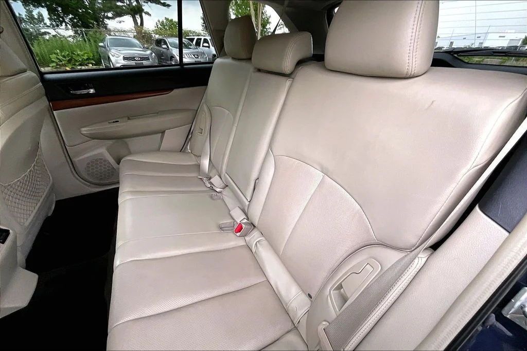 Used 2014 Blue Subaru 2.5i image 25