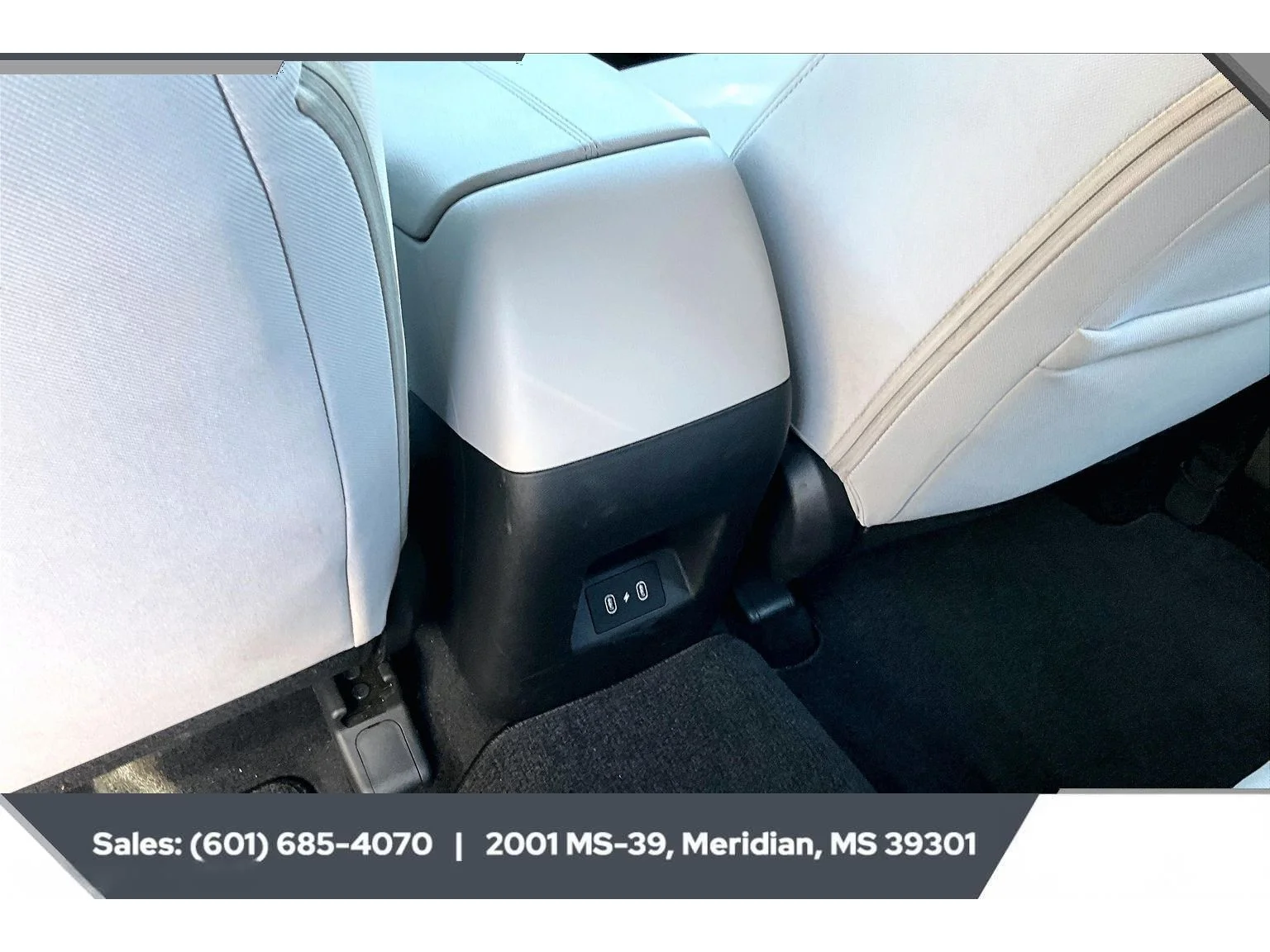 Used 2025 SERENITY WHITE PEARL Hyundai SE image 24