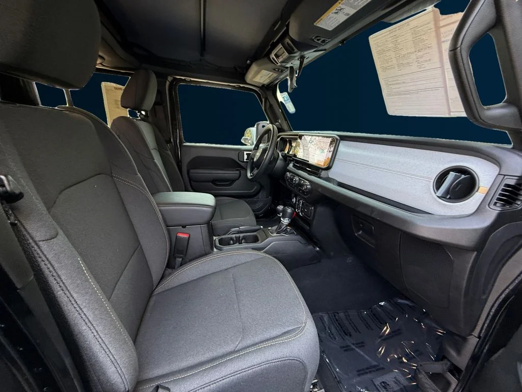 Used 2025 Black Jeep Nighthawk image 17