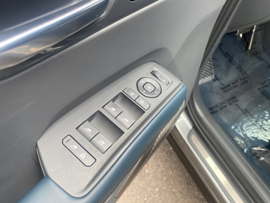 Used 2024 Pebble Gray Kia GT-Line image 11