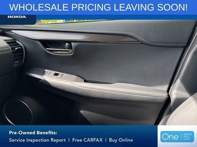 Used 2020 White Pearl Lexus 300h image 33