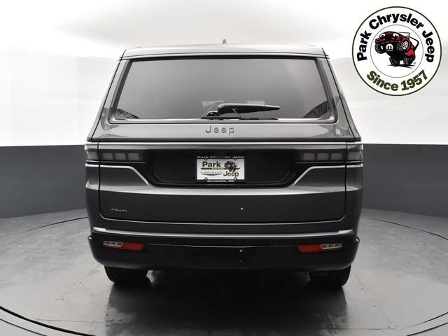 New 2026 Baltic-Gray Metallic Clear-Coat Exterior Paint Jeep Summit Obsidian image 5