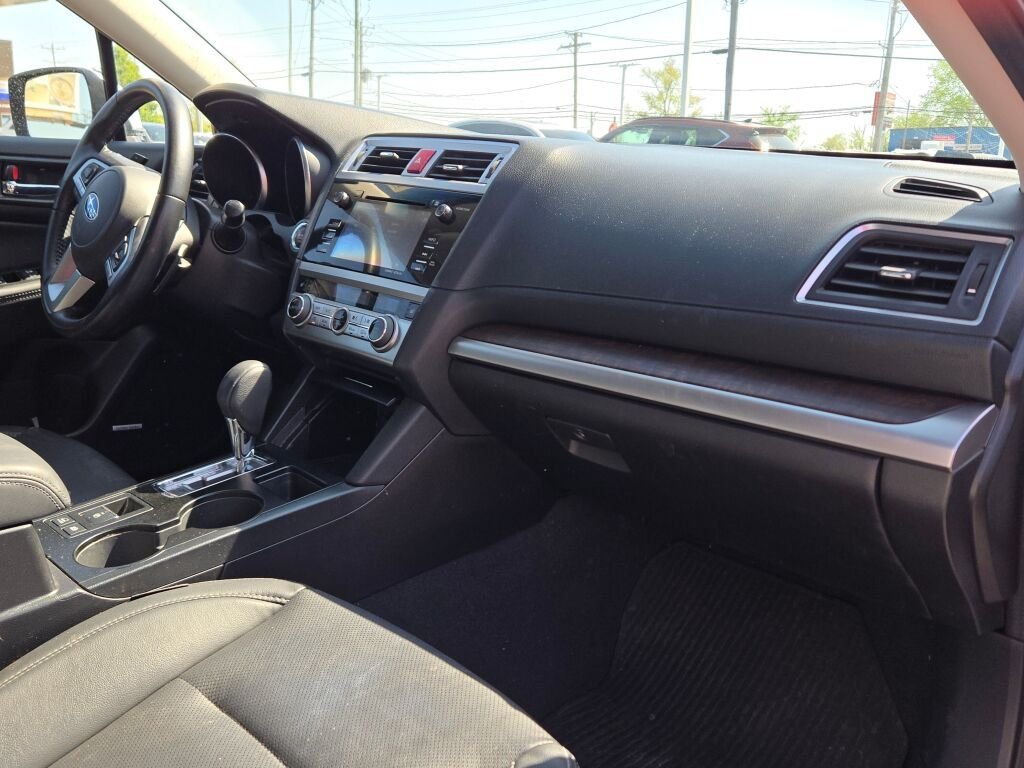 Used 2016 Silver Subaru 2.5i image 7