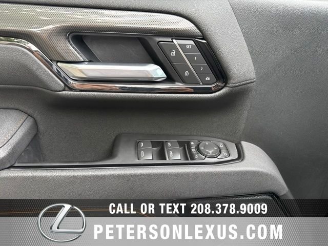 Used 2025  GMC AT4 Premium Plus image 23