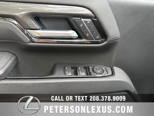 Used 2025  GMC AT4 Premium Plus image 23