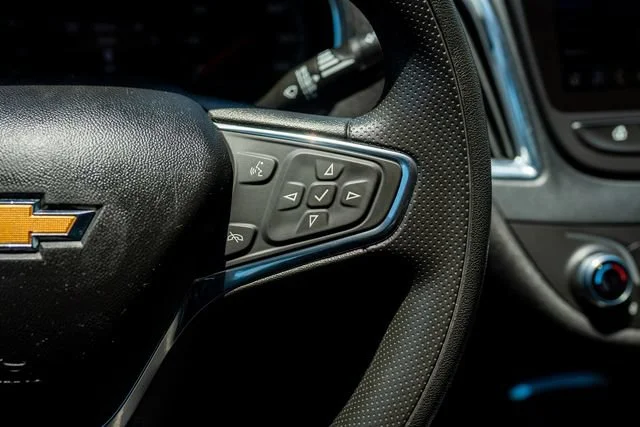 Used 2021 Northsky Blue Metallic Chevrolet LT image 34