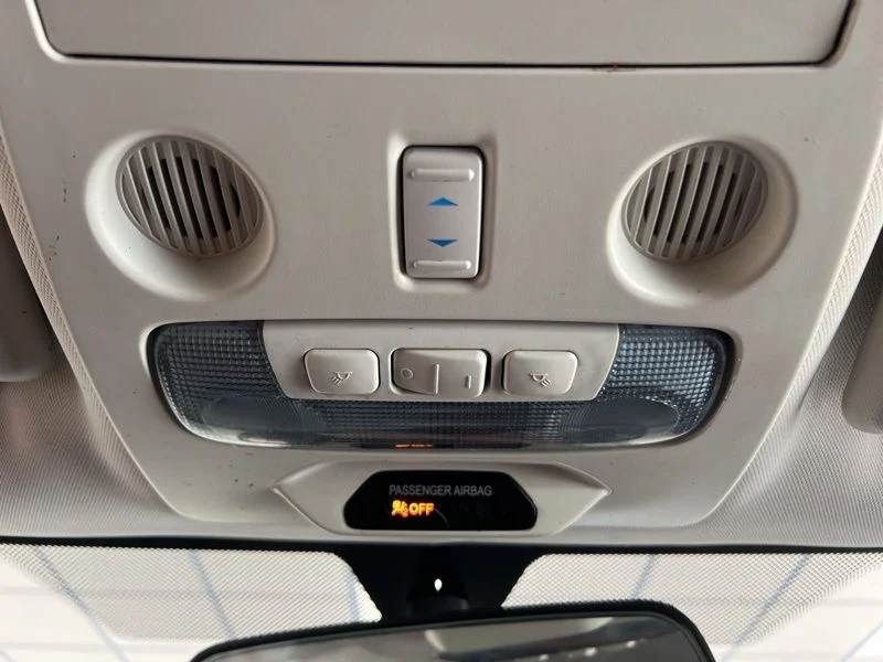 Used 2020 Blue Ford SE image 29