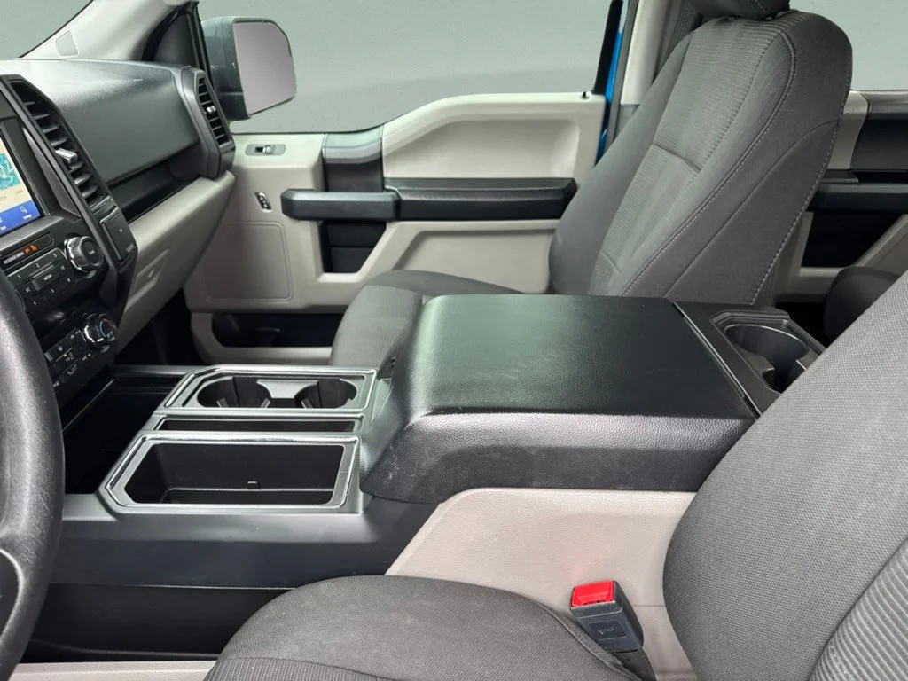 Used 2020 Blue Metallic Ford XL image 20