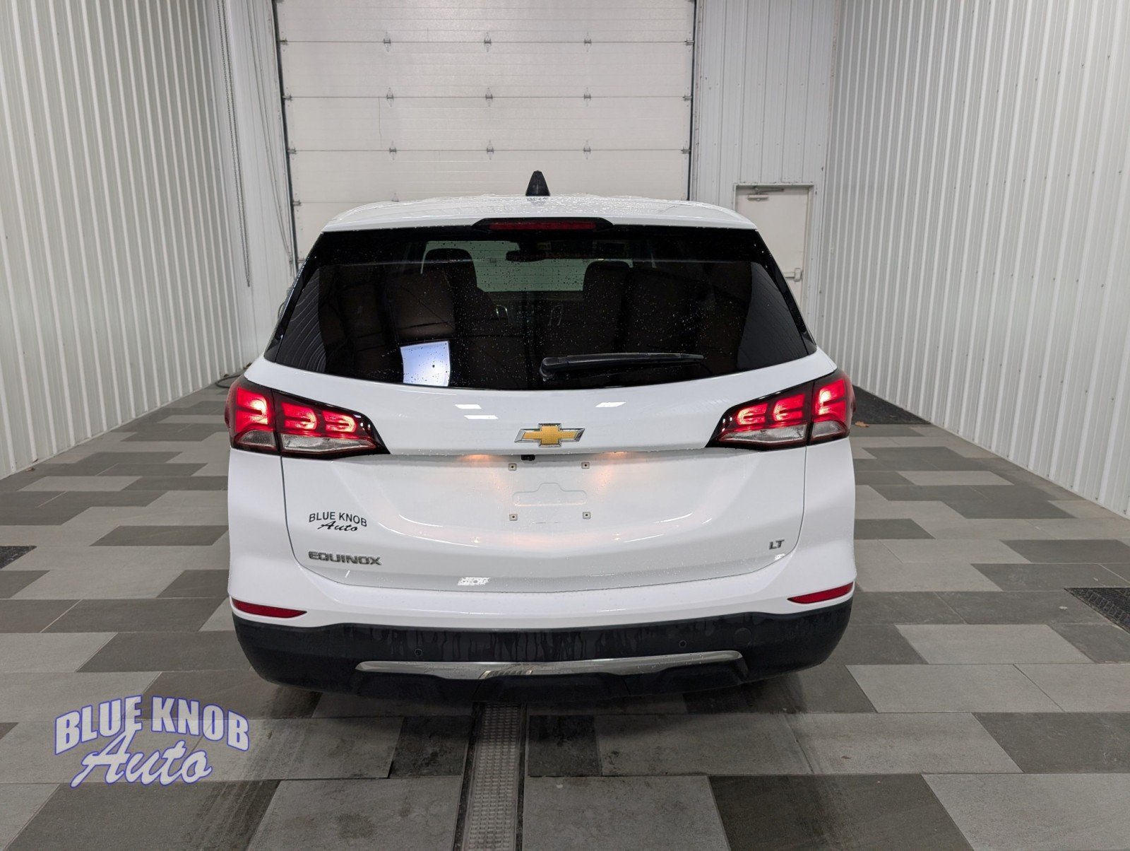 2023 Chevrolet Equinox LT photo 3