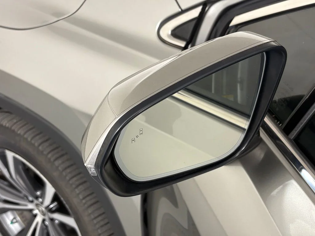 Used 2018 Silver Lexus 450hL Premium image 13