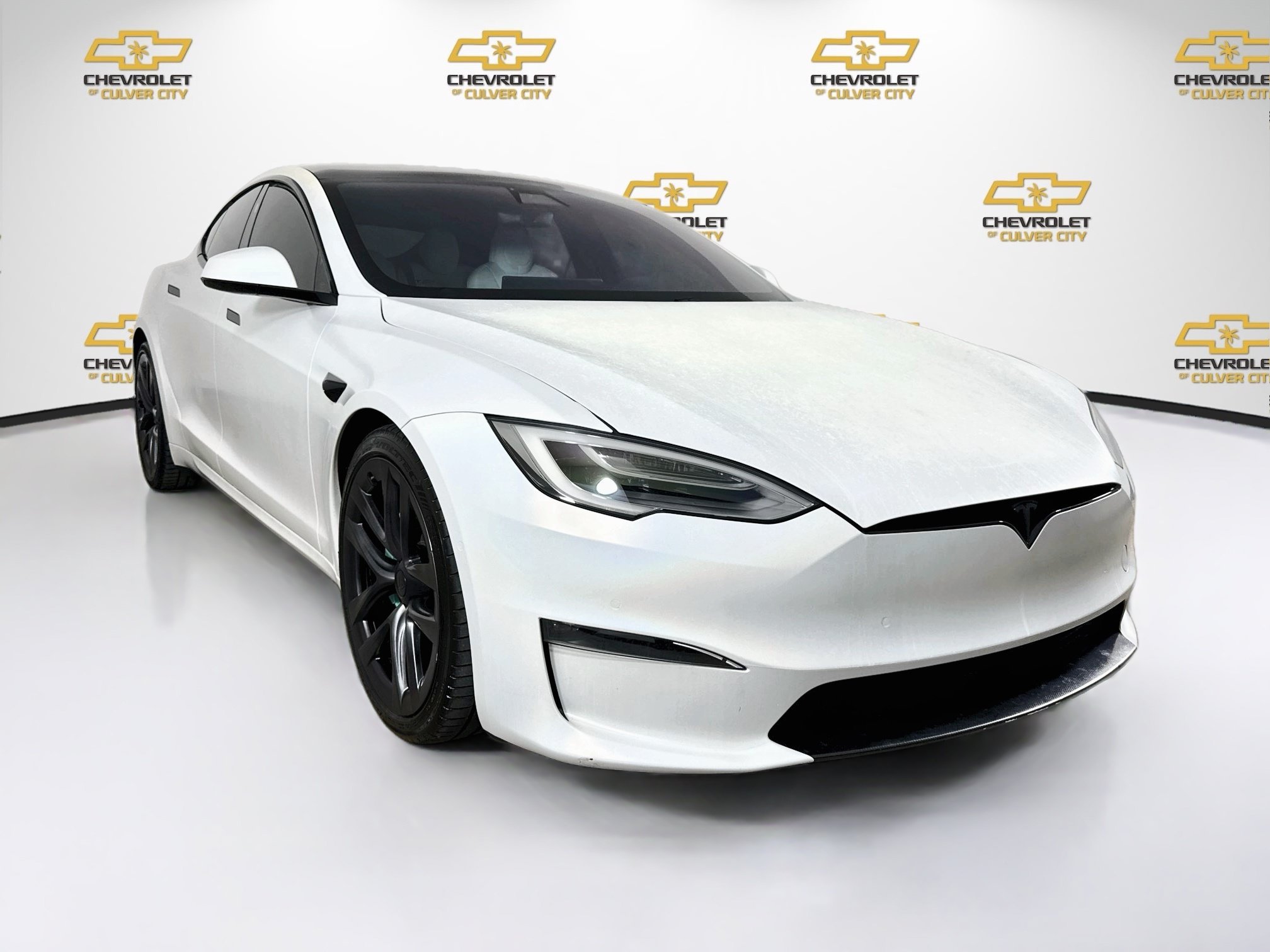 Used 2022  Tesla Plaid image 1