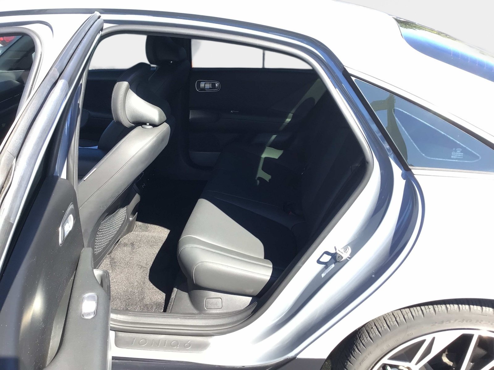 Used 2023 Transmission Blue Hyundai SEL image 7