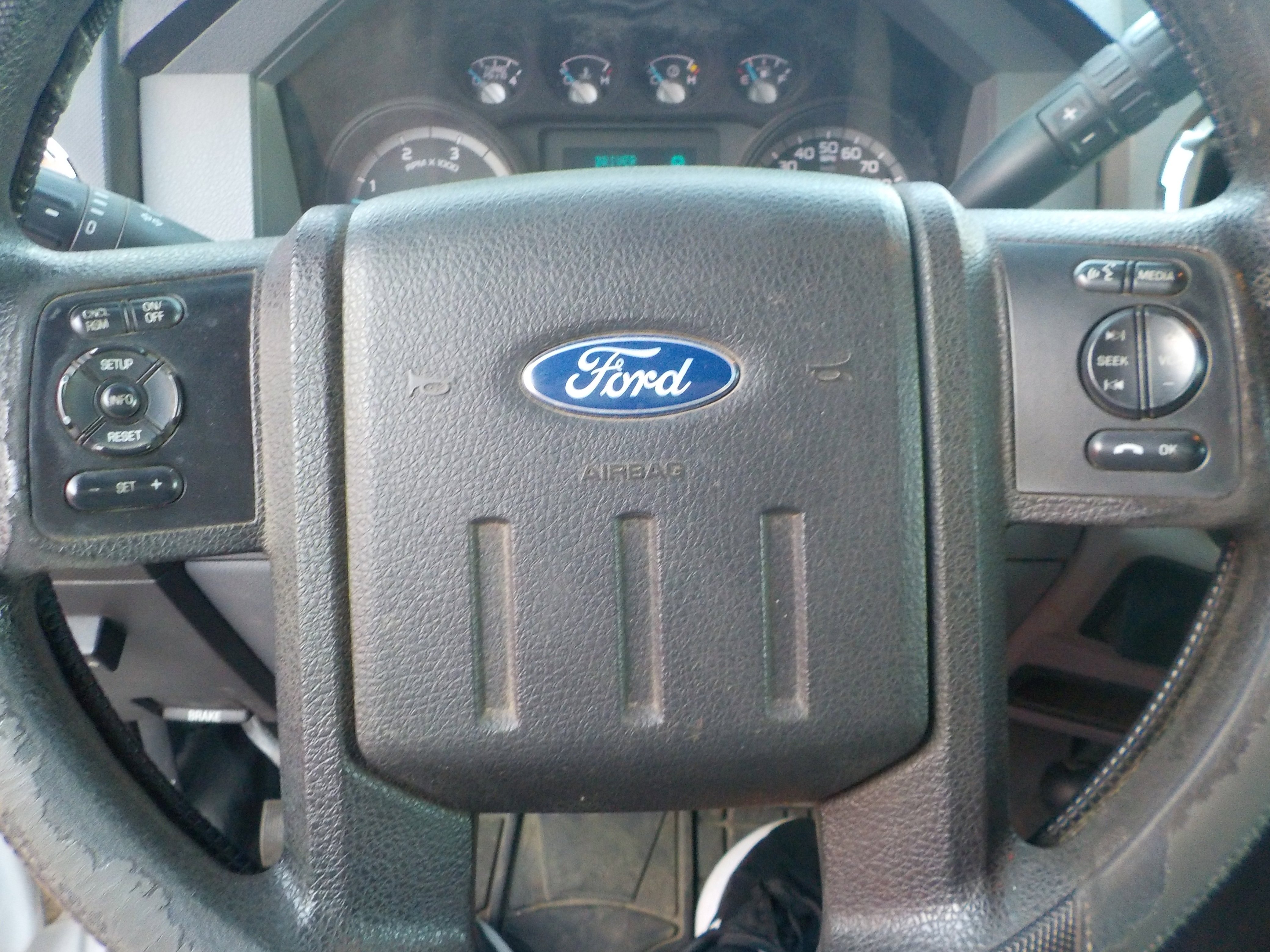 2016 Ford F-550 - Photo 9