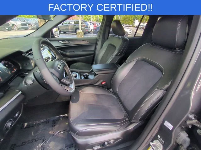 Used 2025 Gray Jeep Altitude X image 16