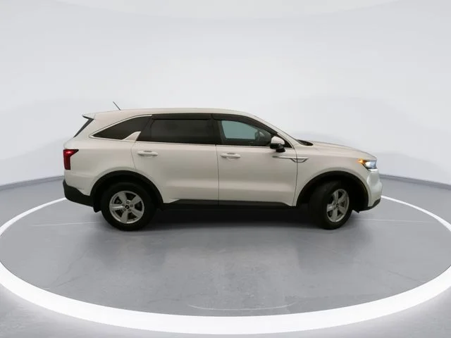 Used 2023 White Kia LX image 5