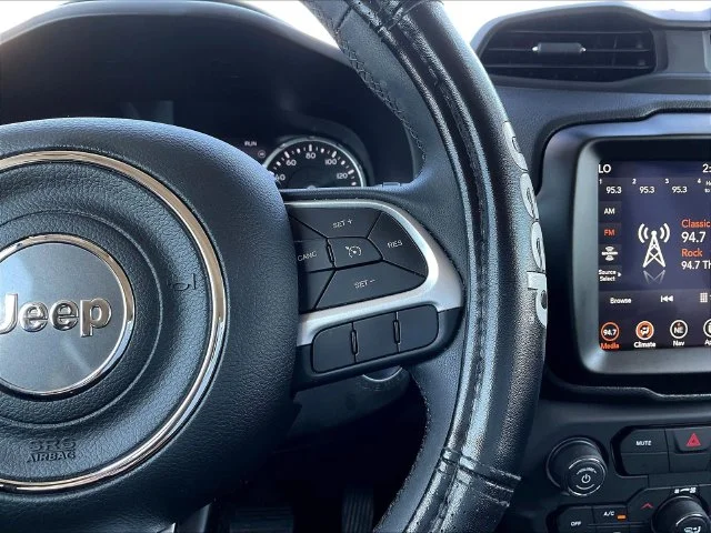 Used 2023 White Jeep Altitude image 13