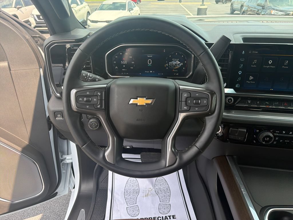 Used 2026 Polar White Tricoat Chevrolet High Country image 16