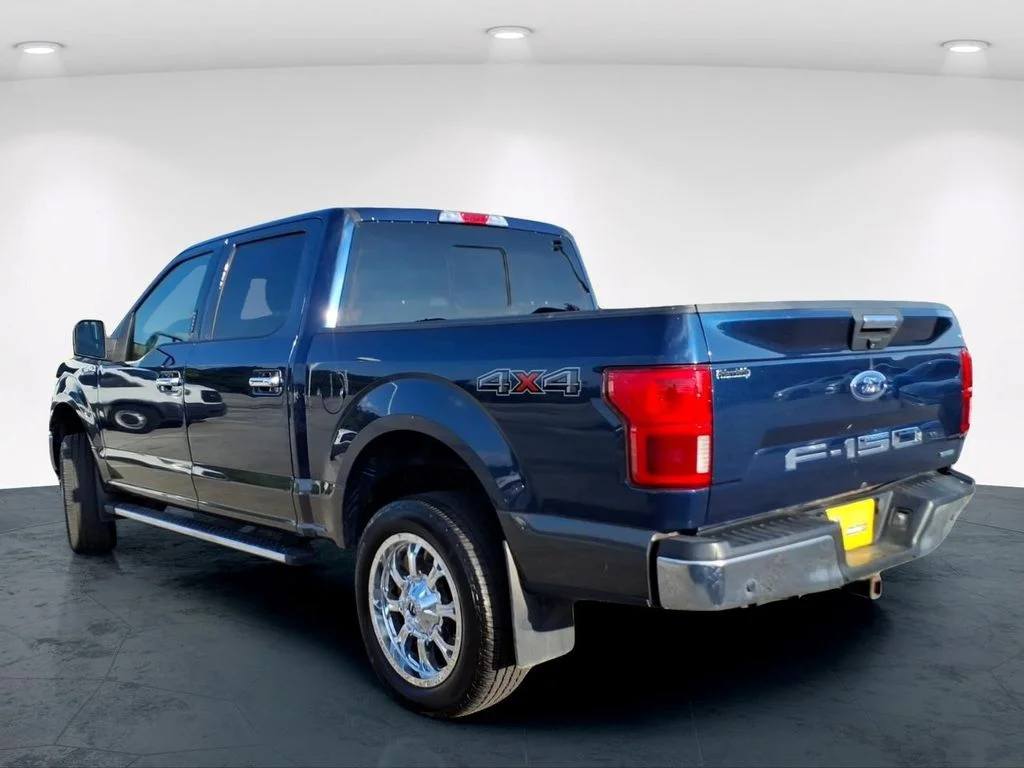 Used 2018 Blue Ford XLT image 8