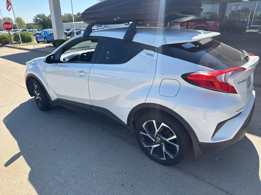 Used 2018 Blizzard Pearl Toyota XLE image 6
