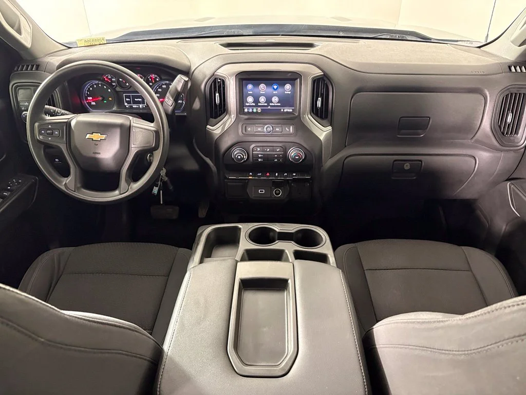 Used 2020 Black Chevrolet Custom image 33