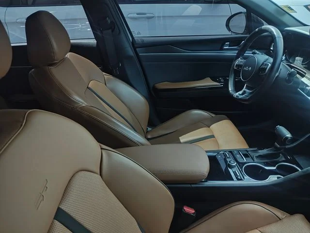 Used 2023 Gray Kia GT image 4