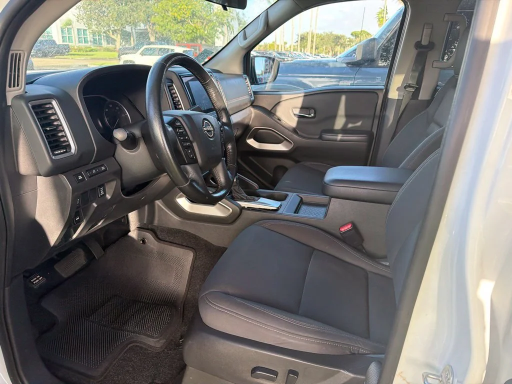 Used 2024 Glacier White Nissan SV image 7