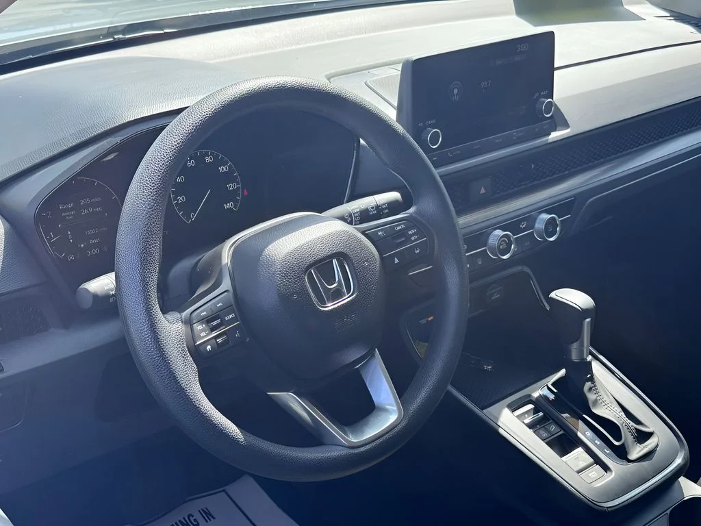Certified Used 2025 Solar Silver Metallic Honda LX image 15