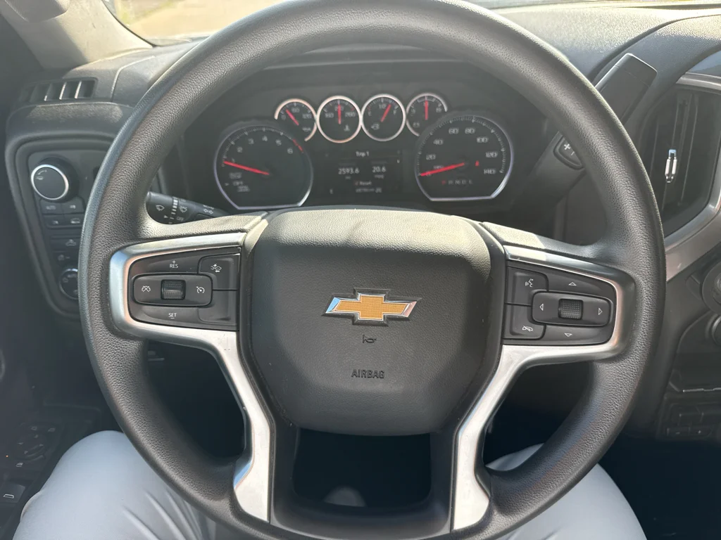 Used 2021 Summit White Chevrolet Custom image 13