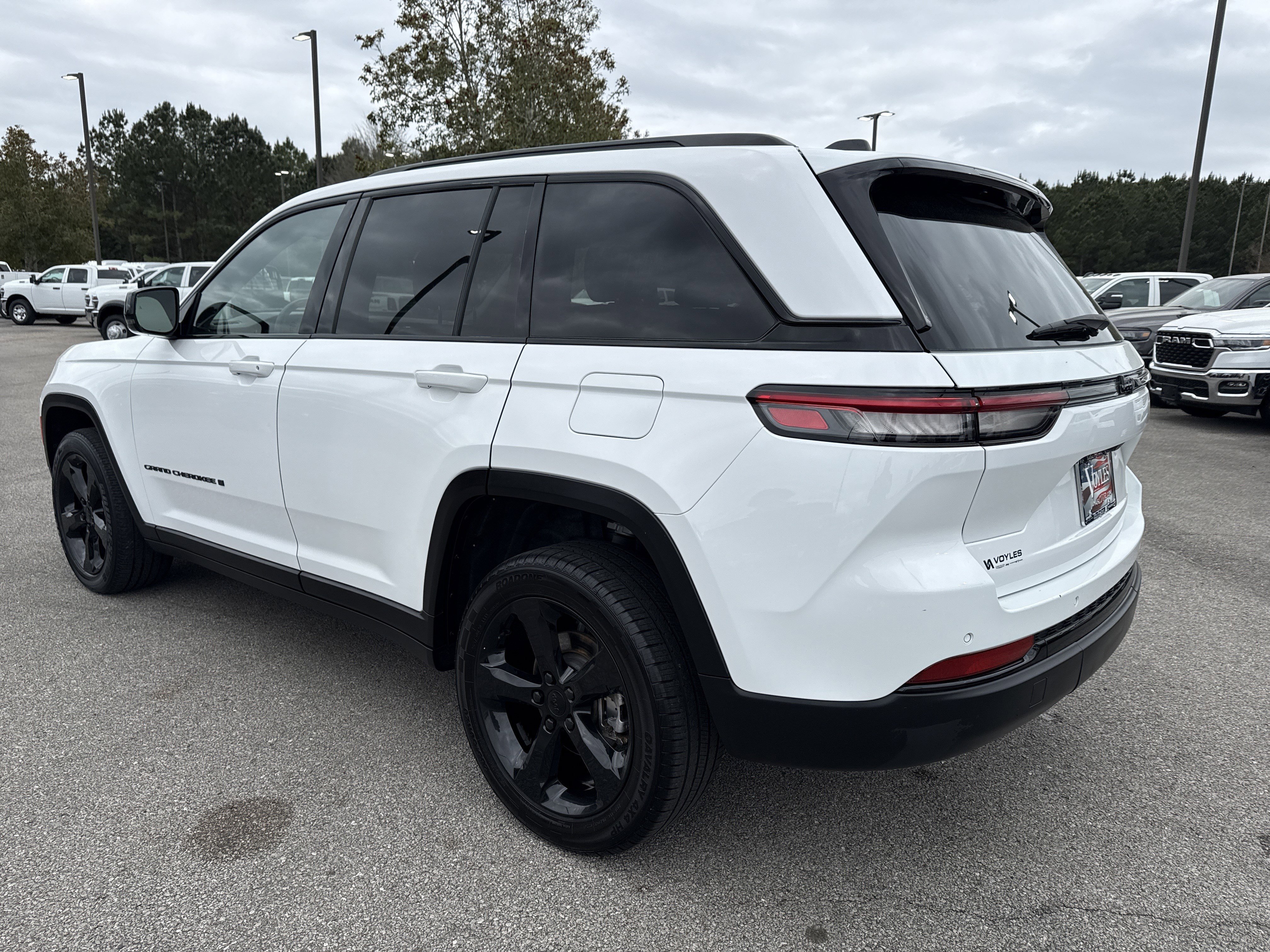 Used 2023 Bright White Clearcoat Jeep Altitude image 5