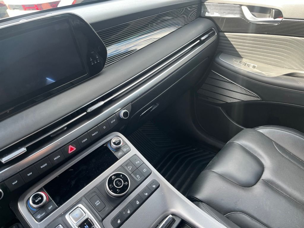 Used 2024 Silver Hyundai Calligraphy image 9