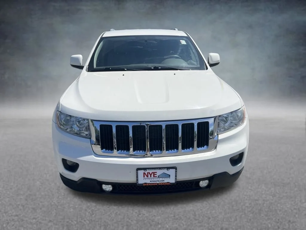 Used 2011 White Jeep Laredo image 9