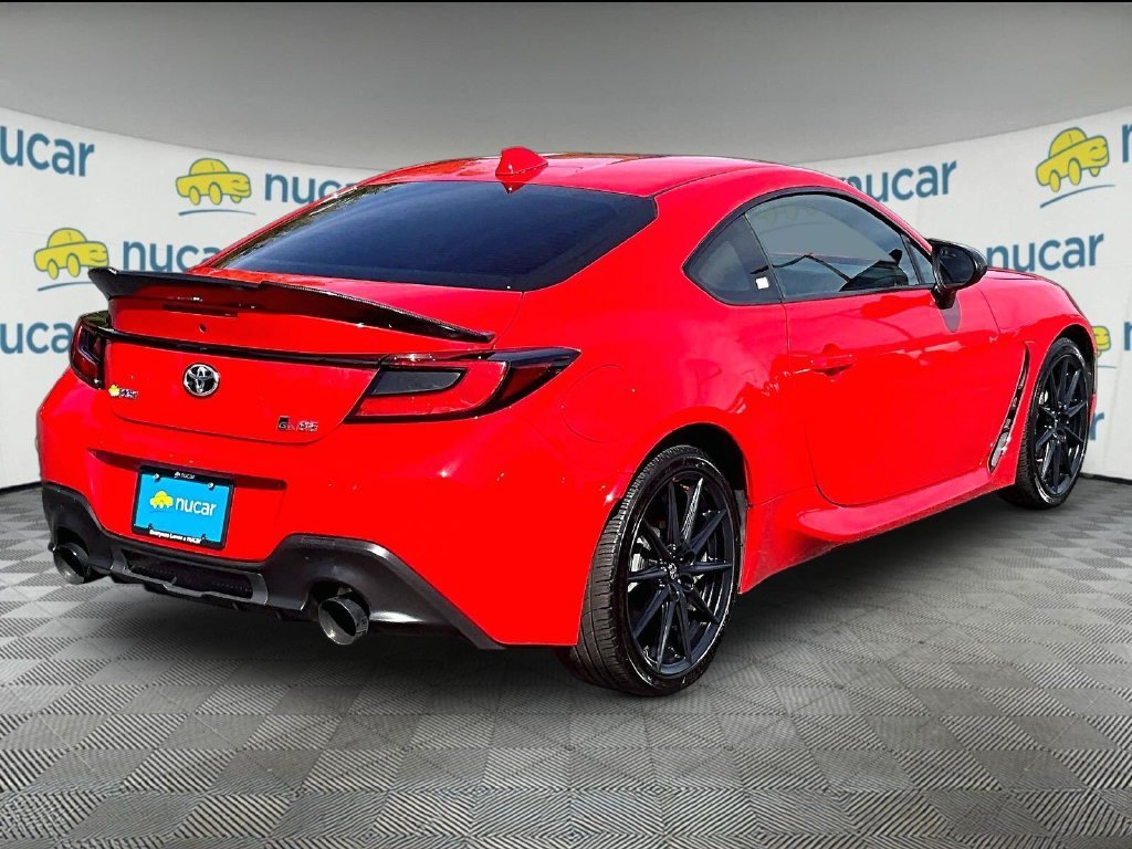 Used 2023  Toyota Premium image 6