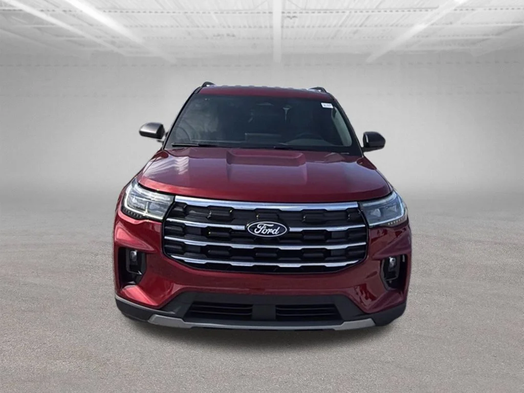 New 2027 Ruby Red Metallic Tinted Clearcoat Ford Active image 2
