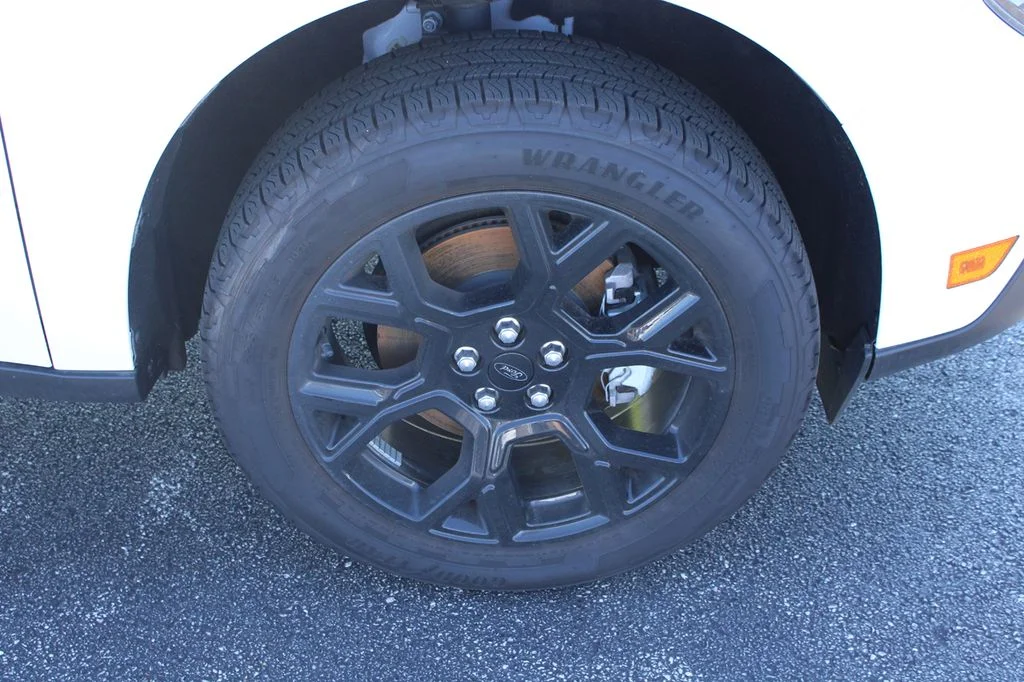 2025 Ford Maverick XLT - Photo 17